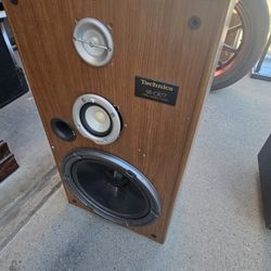 2 Speakers 