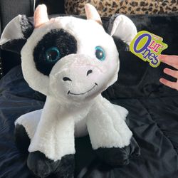 Cow Plushie 