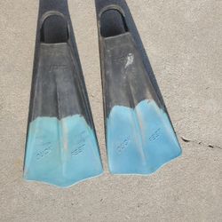 Voit Duck Feet Swim Fins / Flippers XL