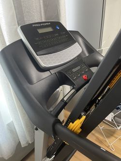 Trainer 430i Smart Treadmill with 10% Incline, iFit Bluetooth for Sale in The Bronx, NY - OfferUp