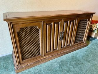 Vintage Mid‑Century Stereo Console – Turntable + Radio