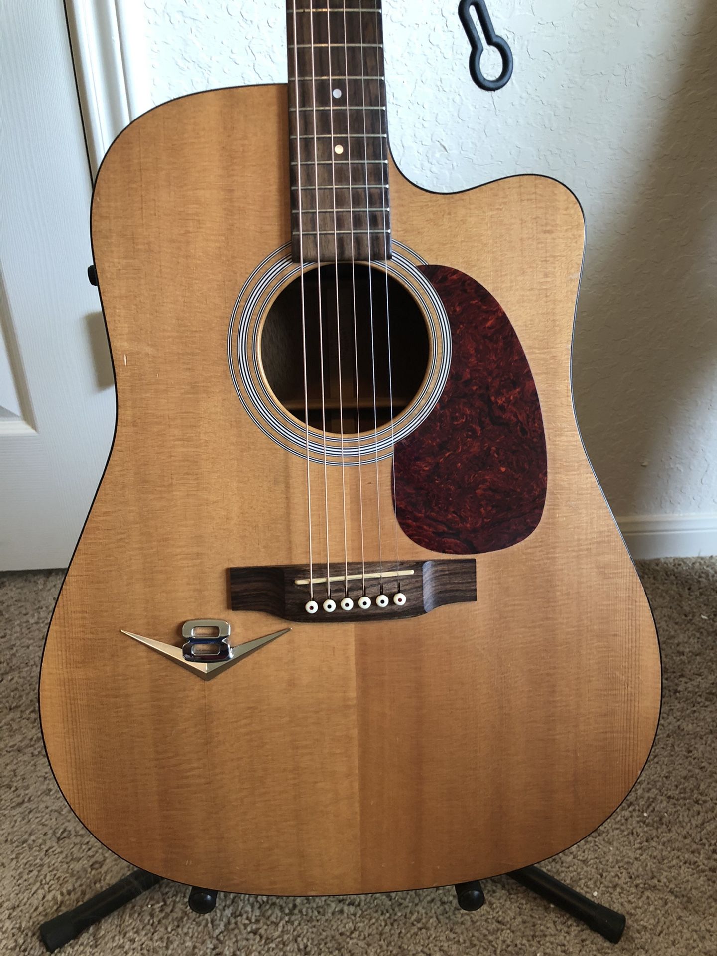Martin DC1E AcousticElectric Guitar 800 OBO for Sale in San Antonio