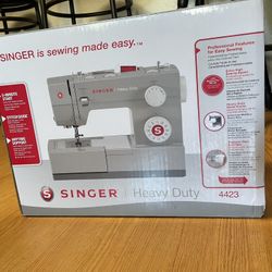 Singer Sewing Machine (New In Box)