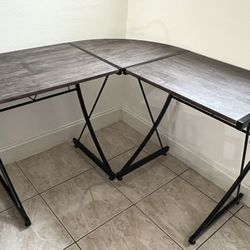 Computer table