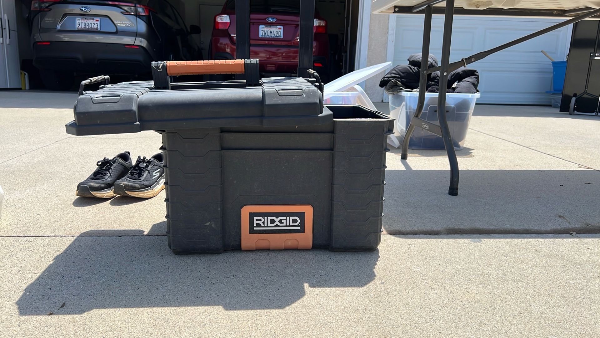 Rigid Rolling Tool Box