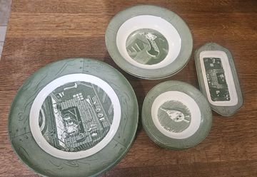 50's Dinnerware Set