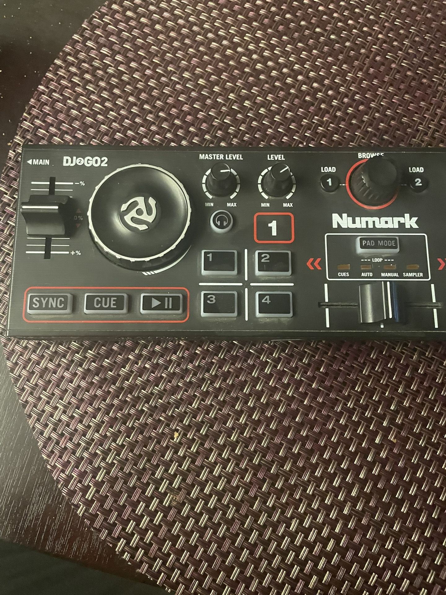 Numark Dj2go2