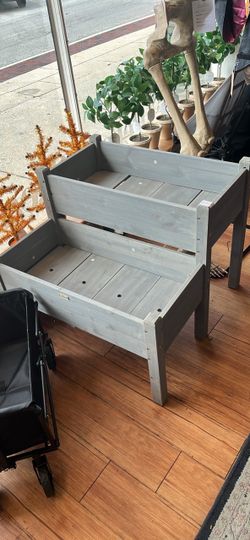 Two tier raised garden bed