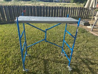 Folding 4 ft scaffolding
