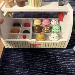 Mellisa And Doug Ice Cream Counter