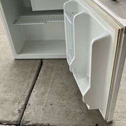 Haier Mini Fridge