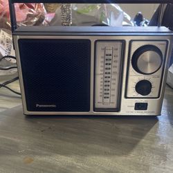 Vintage Panasonic Radio 