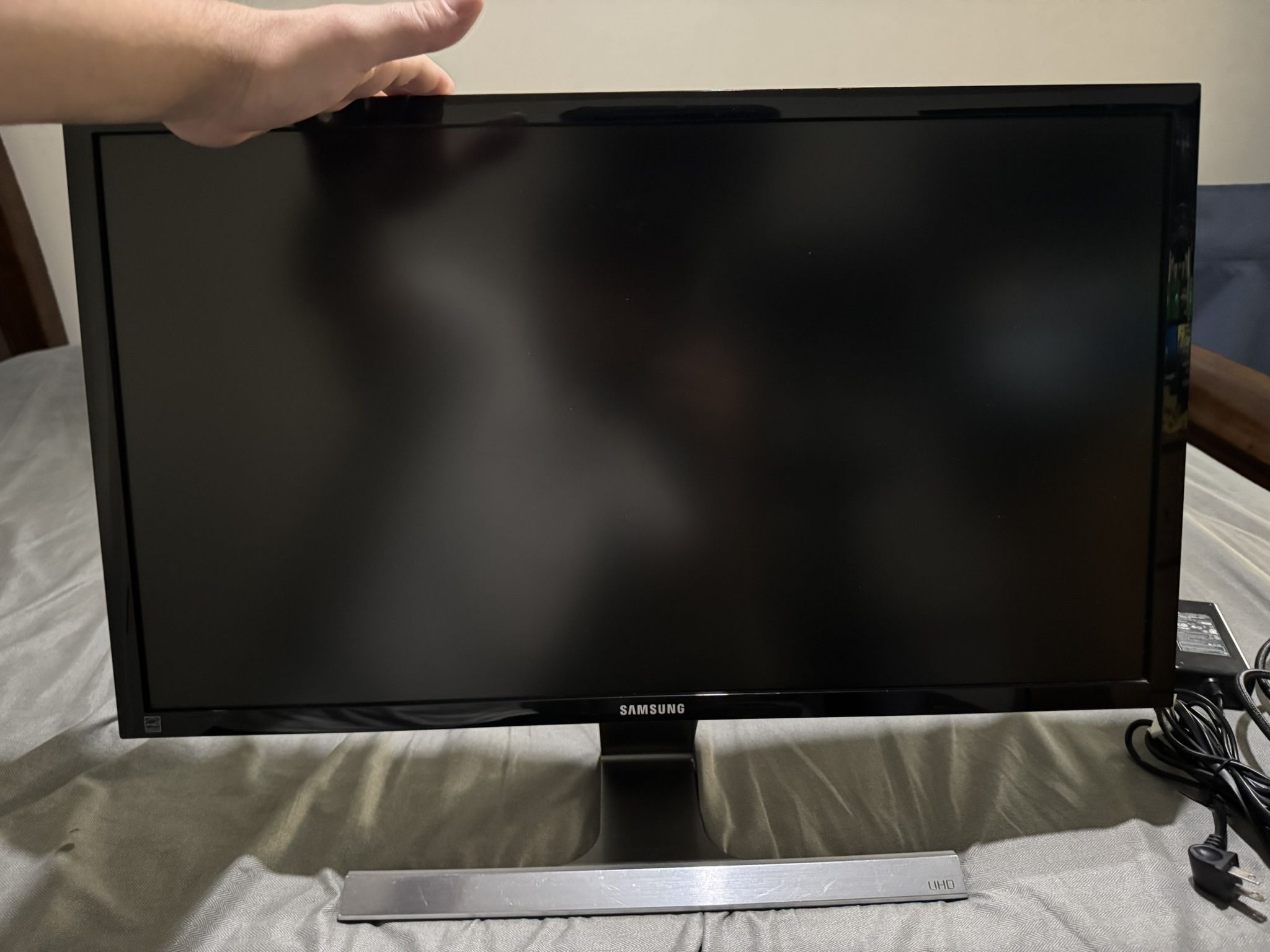 Samsung UHD 4K Monitor 