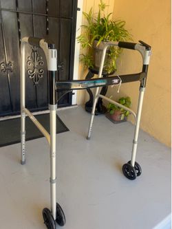 Adult walker