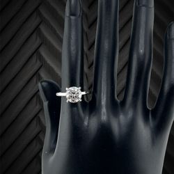 Round Shape Diamond Ring