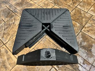 Cantilever umbrella base
