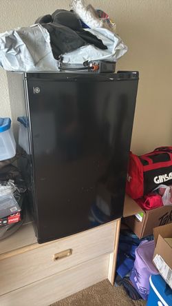 GE mini fridge
