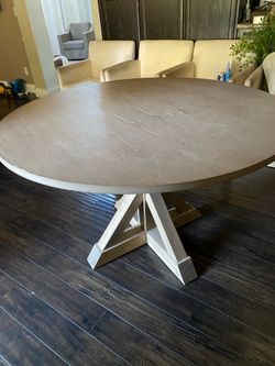 Round Dining table