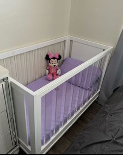 Baby Crib - Acrylic baby crib