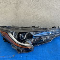 2020-2022 Toyota Corolla RH Headlight OEM 