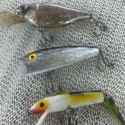 Fishing  Lures Set Of Three  3 And 4 Inch Long Great Shape 