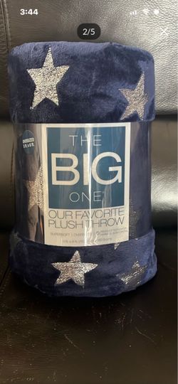 NAVY BLUE & SILVER STARS PLUSH THROW BLANKET NEW
