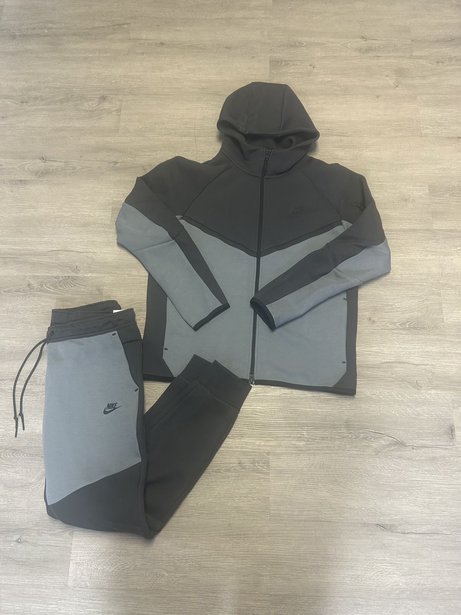 MEN'S NIKE TECH FLEECE JOGGER SWEAT SUIT