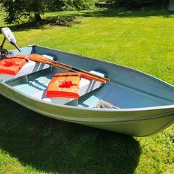 10' Aluminum SmokerCraft Boat With 27lb Thrust MinnKota Electric Motor 