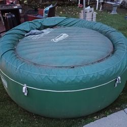 Coleman Saluspa Jacuzzi