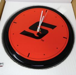 Snap-On Tools 11” Round Wall Clock Battery Operated New