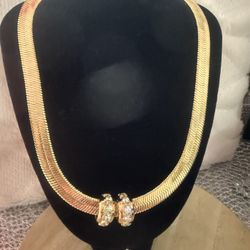 Gold plated with four layers of 14k gold, suitable for daily use, can get wet, very good, does not harm the skin