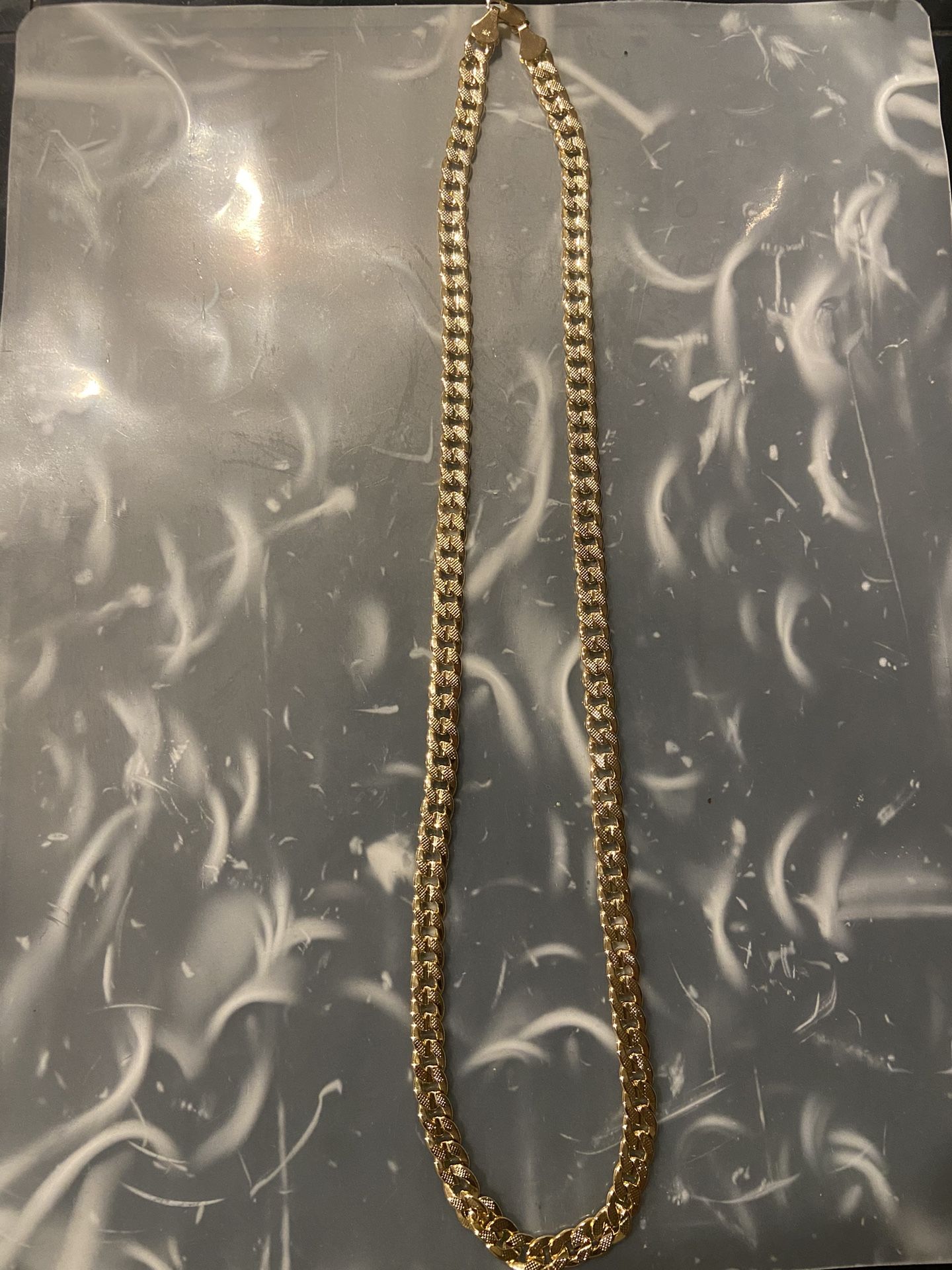 Thin gold chain