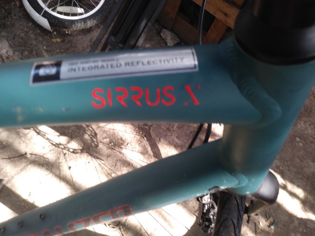 Mens specialized sirrus x 2.0 hybrid mountain bike