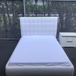 Queen Size Bedroom Set 