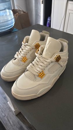 Jordan 4s