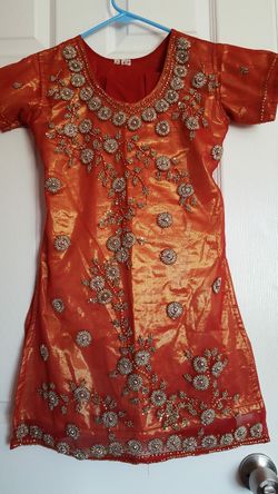 Beautiful dress for little girls it's brand new never used