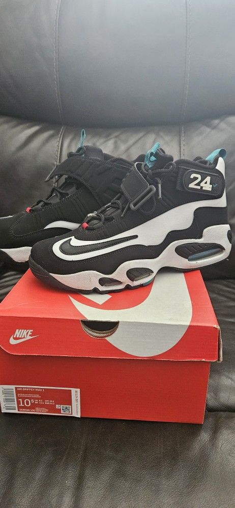 Ken Griffey Nike