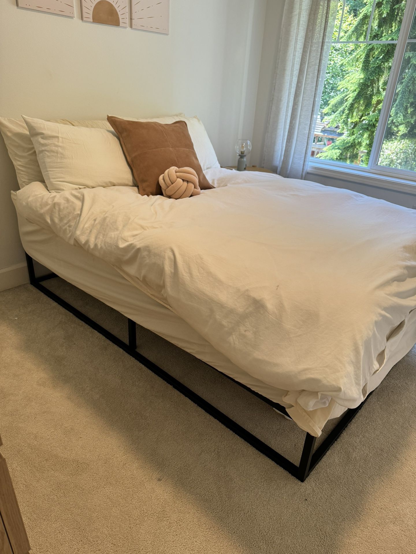 Bed Frame And Mattress (Full Sized)