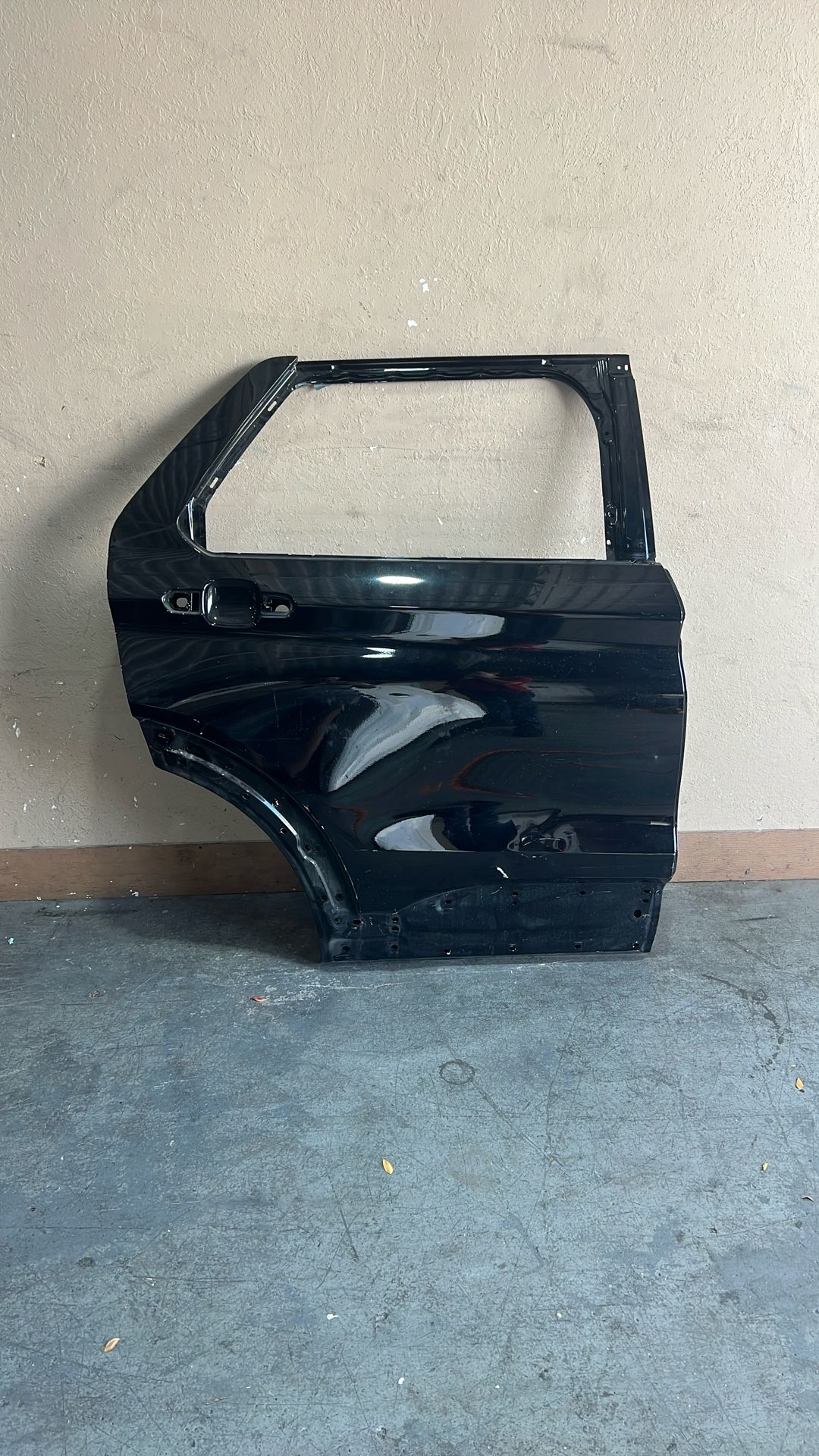20-24 Ford Explorer Right Rear Door 2020 2021 2022 2023 2024