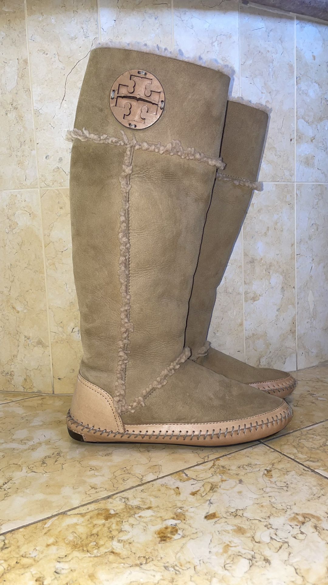 Tory Burch UGGS boots for Sale in Los Angeles, CA - OfferUp