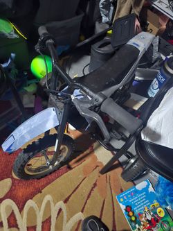 Razer Bike with training wheels