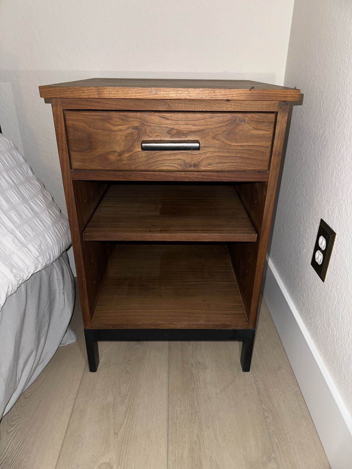 One nightstand / end table