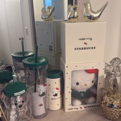 Starbucks HELLO KITTY Colab Collection 