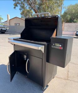 TRAEGER XL PELLET GRILL SMOKER USED WORKS GREAT