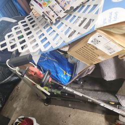 For SALE used Treadmill No Issue Everything Works Just Need To Clean