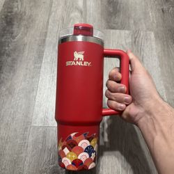 Stanley Lunar New Year Quencher H2.0 Flowstate Tumbler 30Oz Red Dragon