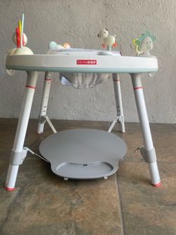 Baby activity center / jumper