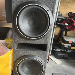 Subs With Box And Monoblock Amp 