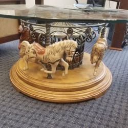 Carousel coffee table
