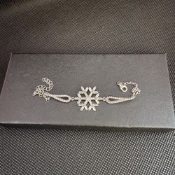 Beautiful Bracelet With Box 